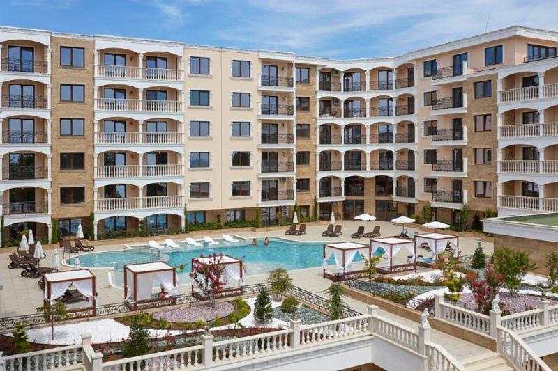 נסבר Valencia Gardens Deluxe Apartments מראה חיצוני תמונה
