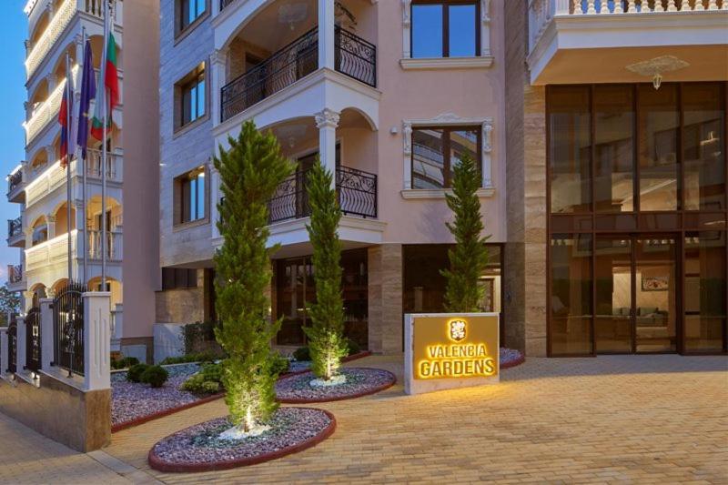 נסבר Valencia Gardens Deluxe Apartments מראה חיצוני תמונה