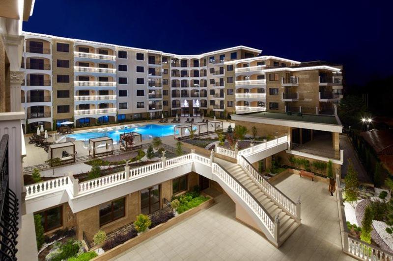 נסבר Valencia Gardens Deluxe Apartments מראה חיצוני תמונה