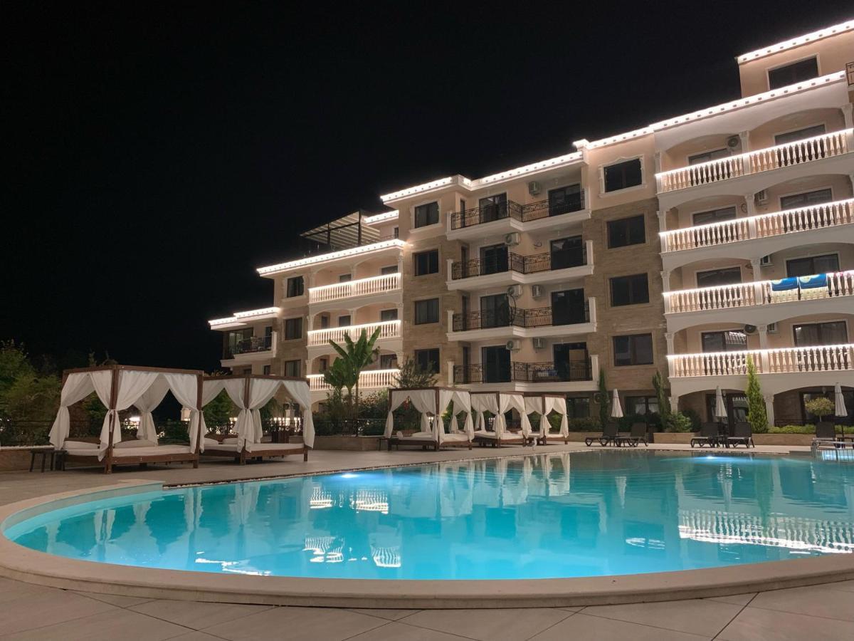 נסבר Valencia Gardens Deluxe Apartments מראה חיצוני תמונה