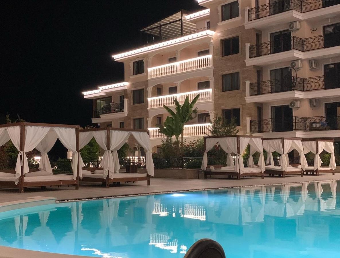נסבר Valencia Gardens Deluxe Apartments מראה חיצוני תמונה