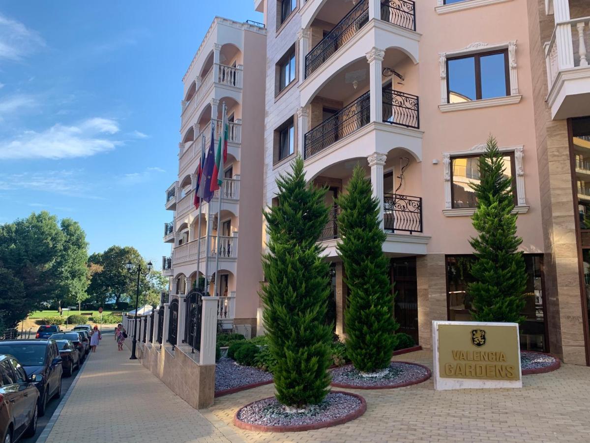 נסבר Valencia Gardens Deluxe Apartments מראה חיצוני תמונה
