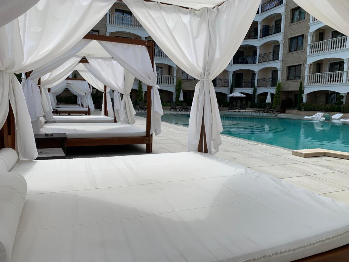 נסבר Valencia Gardens Deluxe Apartments מראה חיצוני תמונה