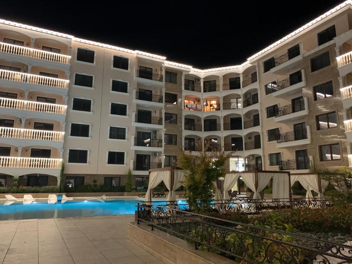 נסבר Valencia Gardens Deluxe Apartments מראה חיצוני תמונה