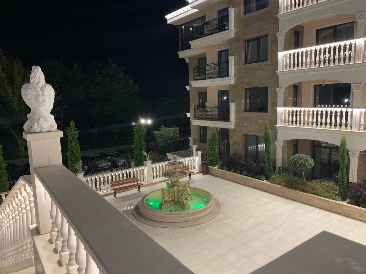 נסבר Valencia Gardens Deluxe Apartments מראה חיצוני תמונה
