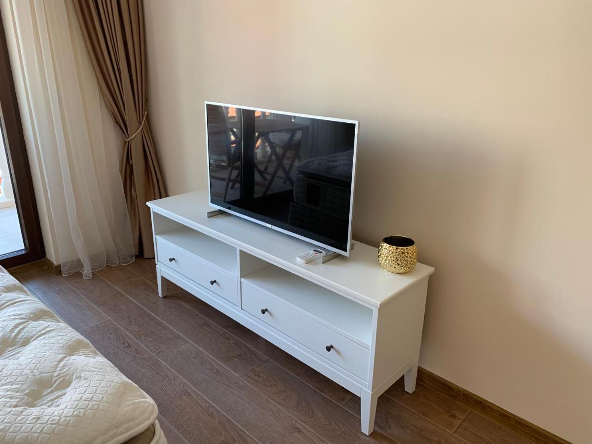 נסבר Valencia Gardens Deluxe Apartments מראה חיצוני תמונה