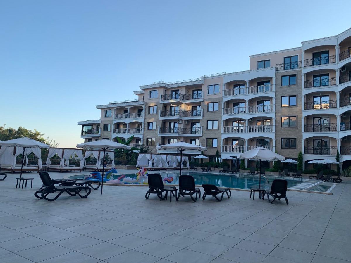 נסבר Valencia Gardens Deluxe Apartments מראה חיצוני תמונה