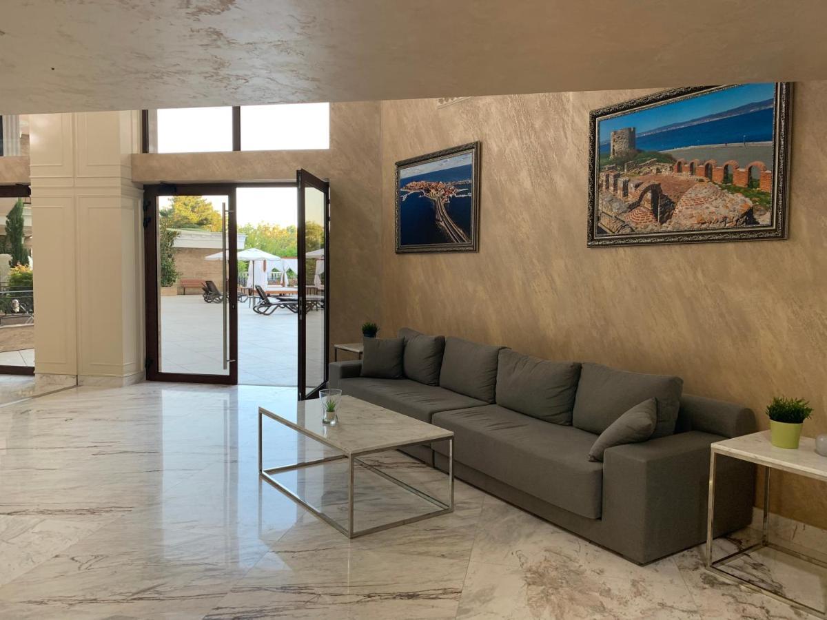 נסבר Valencia Gardens Deluxe Apartments מראה חיצוני תמונה