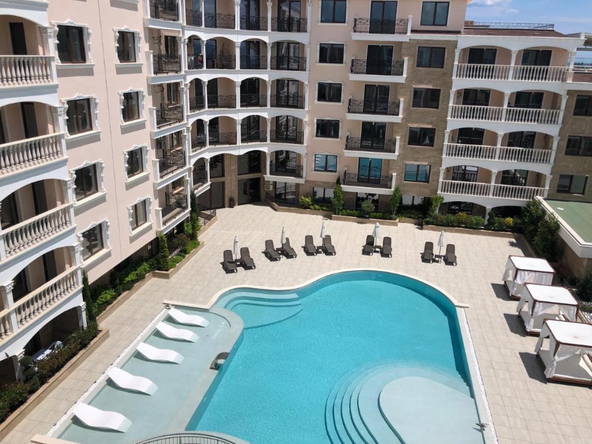 נסבר Valencia Gardens Deluxe Apartments מראה חיצוני תמונה