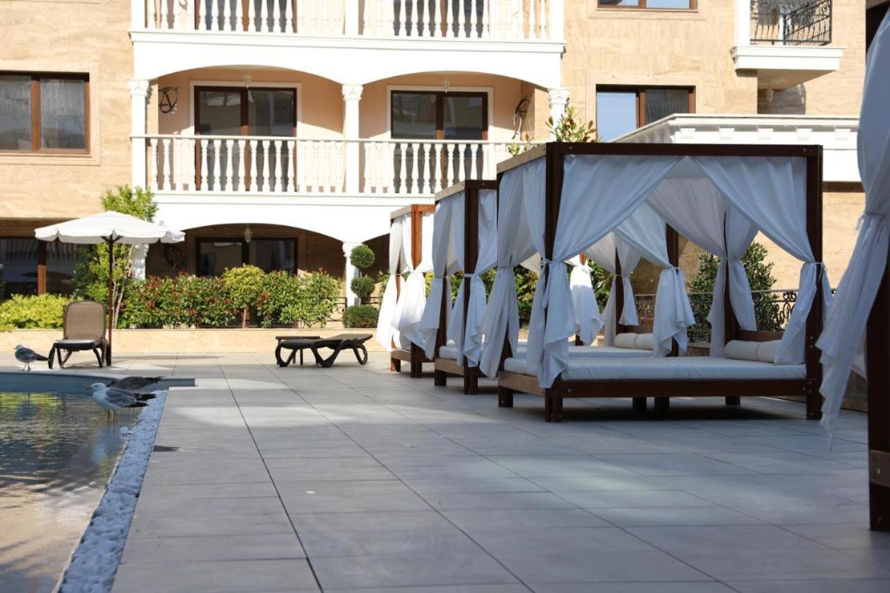 נסבר Valencia Gardens Deluxe Apartments מראה חיצוני תמונה