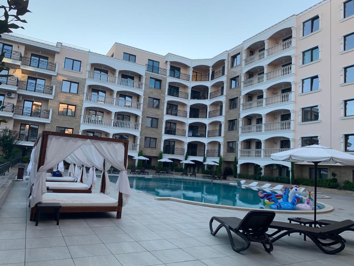 נסבר Valencia Gardens Deluxe Apartments מראה חיצוני תמונה
