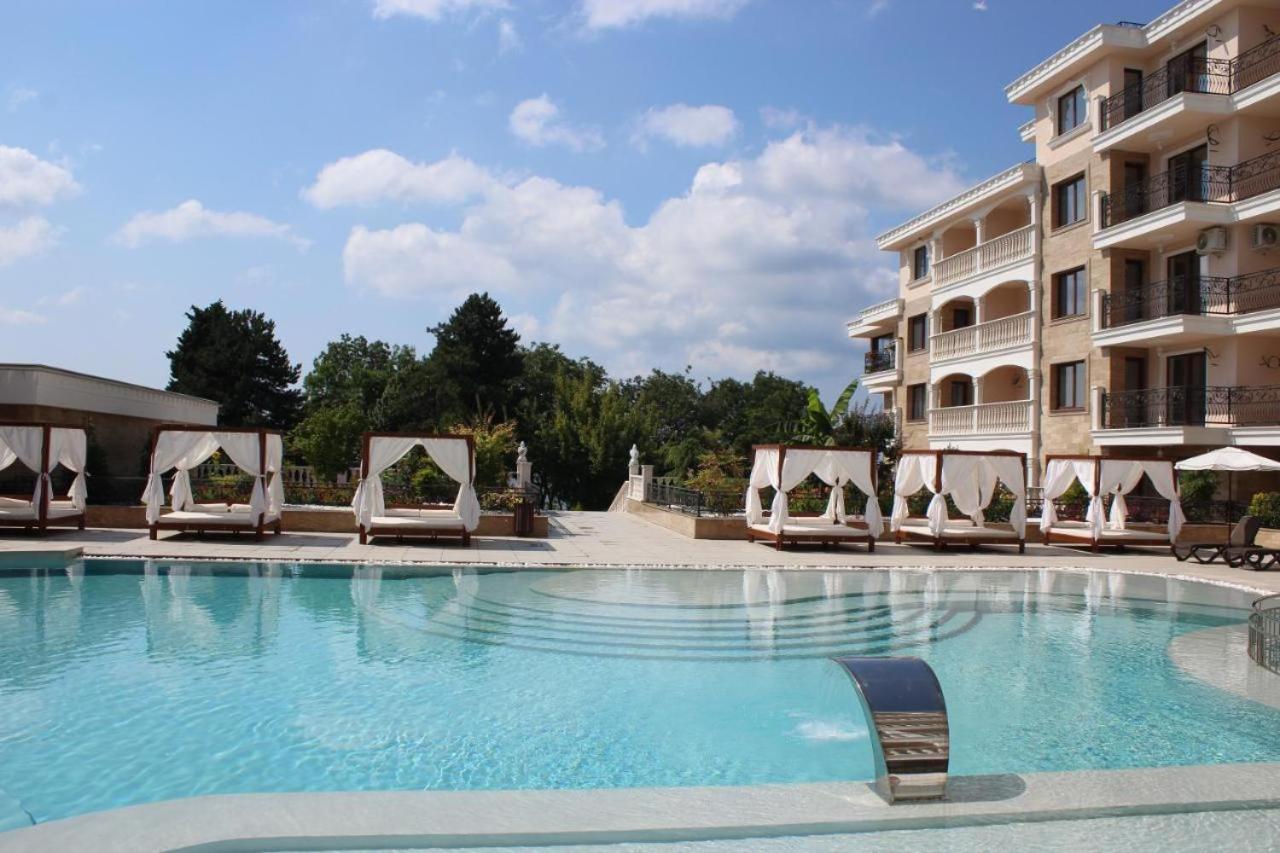נסבר Valencia Gardens Deluxe Apartments מראה חיצוני תמונה