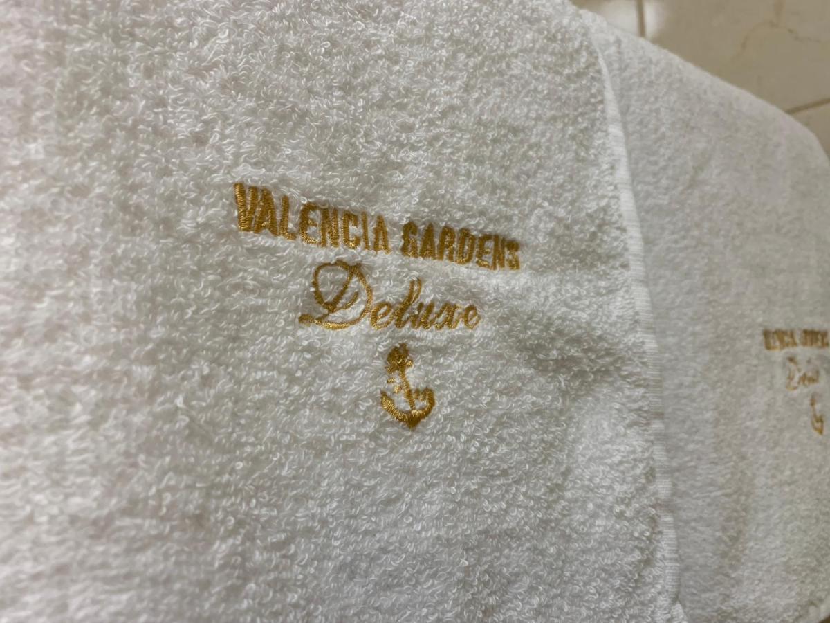 נסבר Valencia Gardens Deluxe Apartments מראה חיצוני תמונה