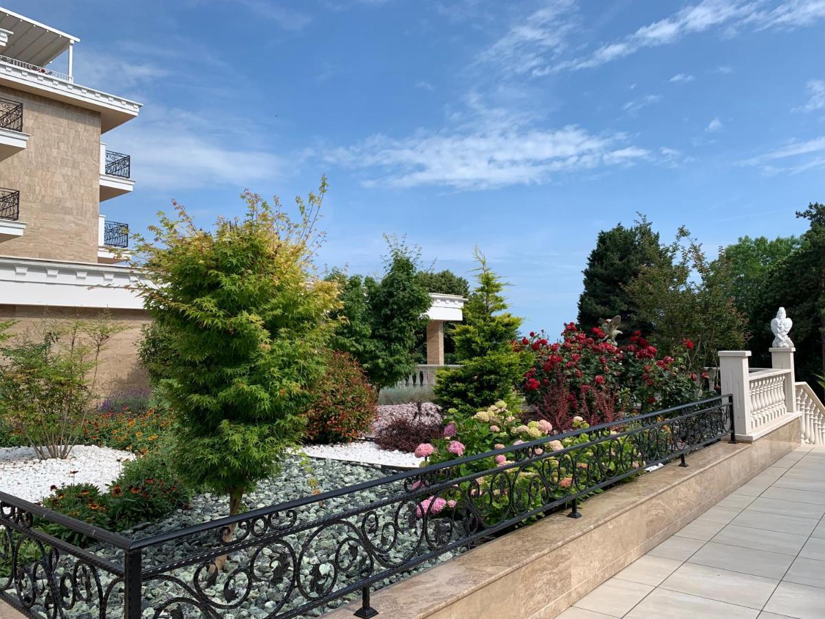 נסבר Valencia Gardens Deluxe Apartments מראה חיצוני תמונה