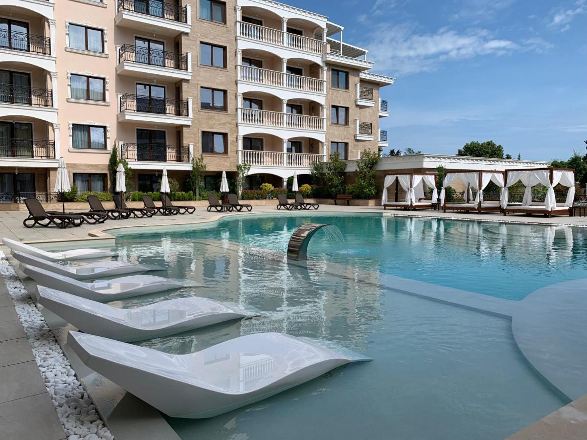נסבר Valencia Gardens Deluxe Apartments מראה חיצוני תמונה