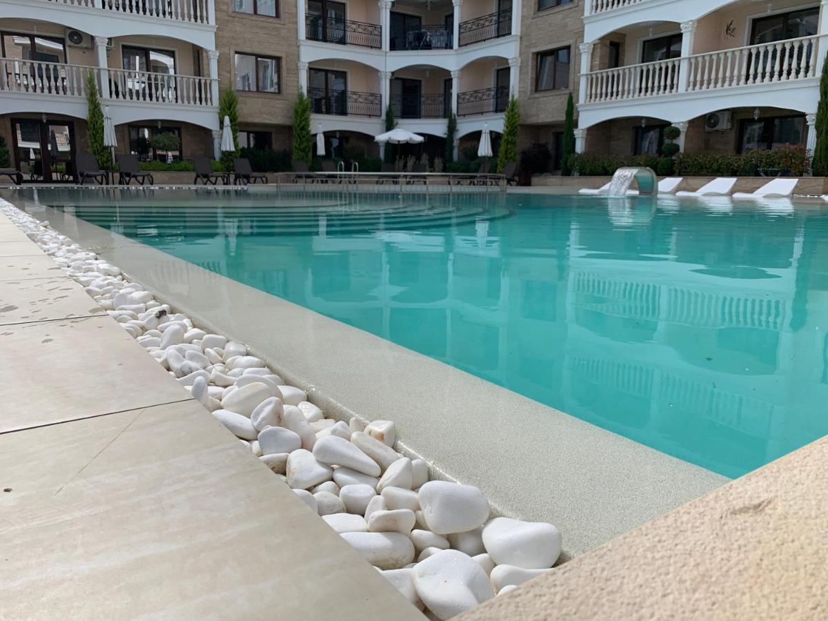 נסבר Valencia Gardens Deluxe Apartments מראה חיצוני תמונה