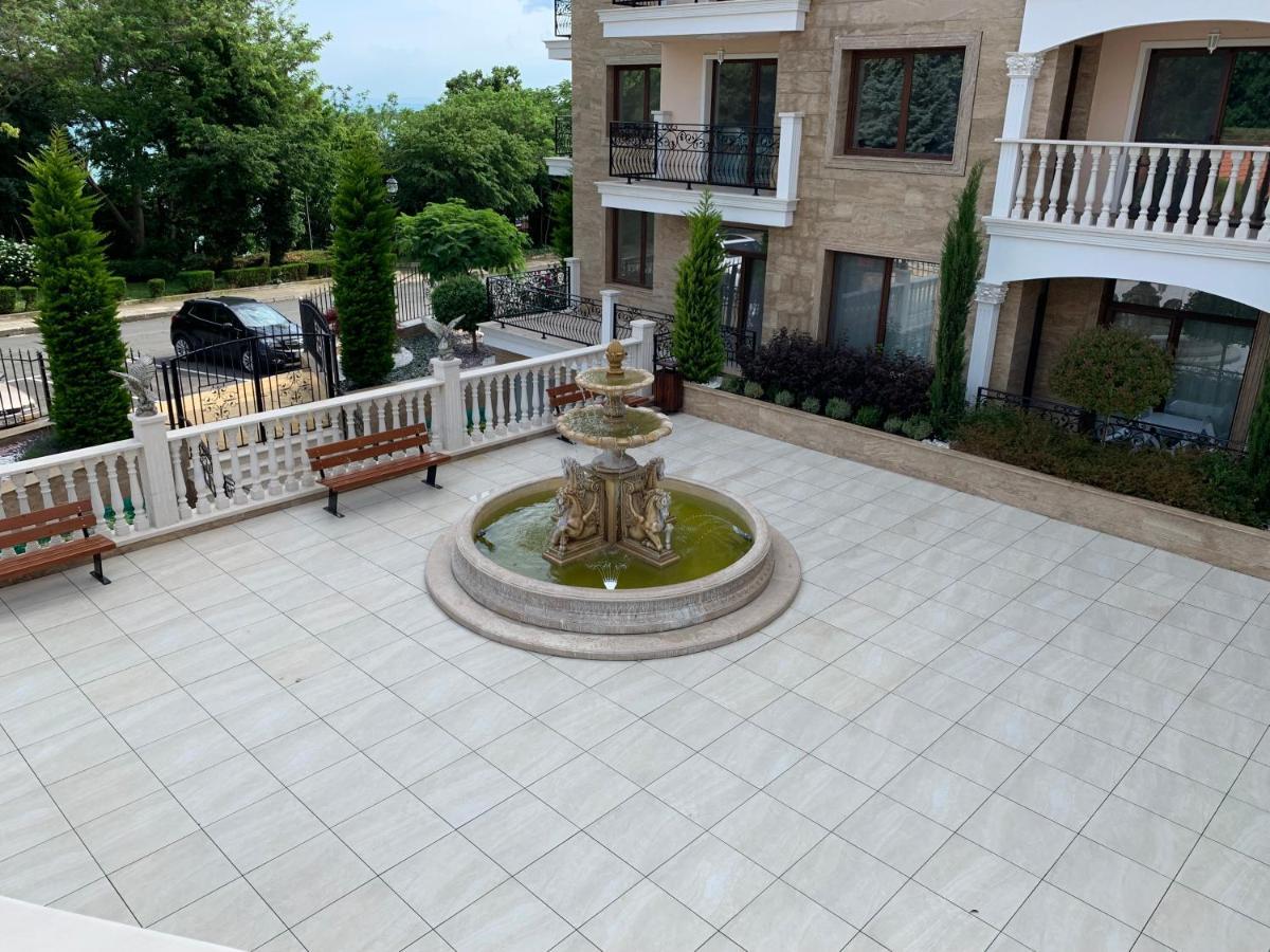 נסבר Valencia Gardens Deluxe Apartments מראה חיצוני תמונה