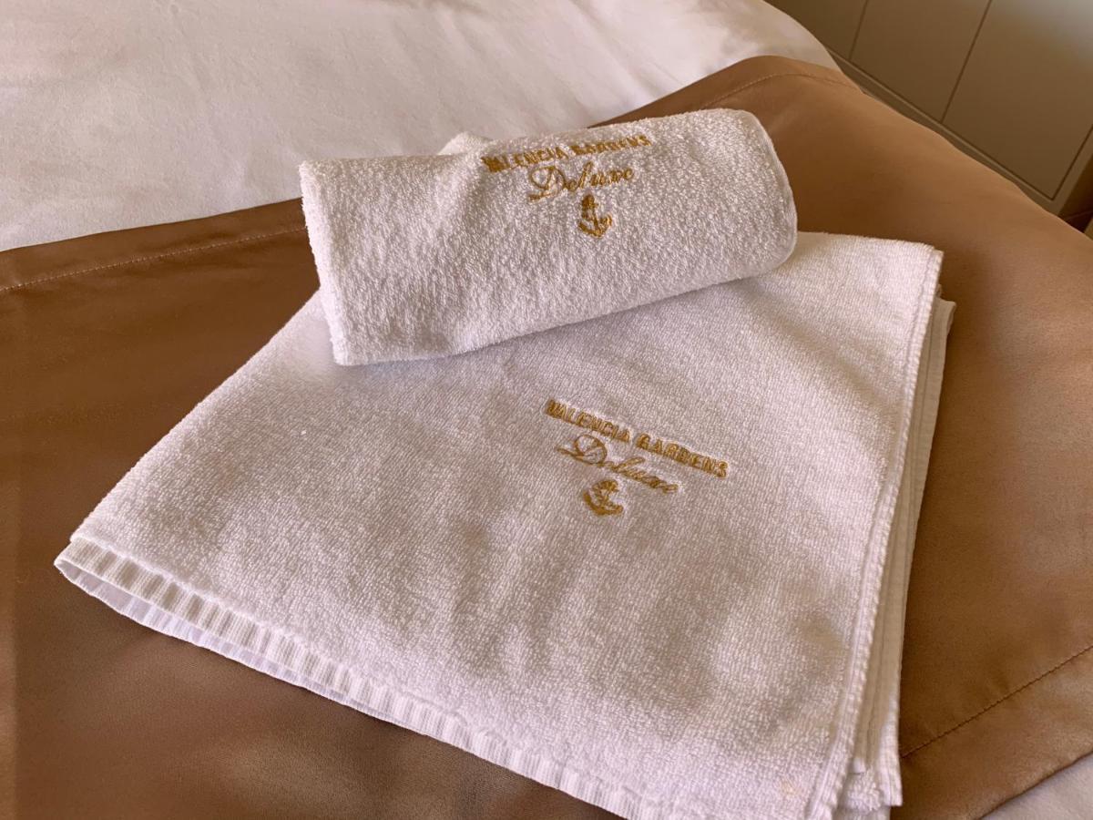 נסבר Valencia Gardens Deluxe Apartments מראה חיצוני תמונה