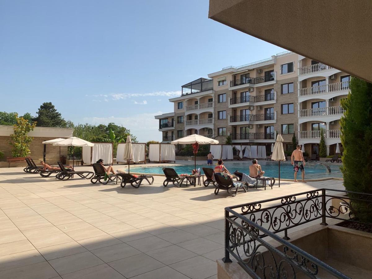 נסבר Valencia Gardens Deluxe Apartments מראה חיצוני תמונה